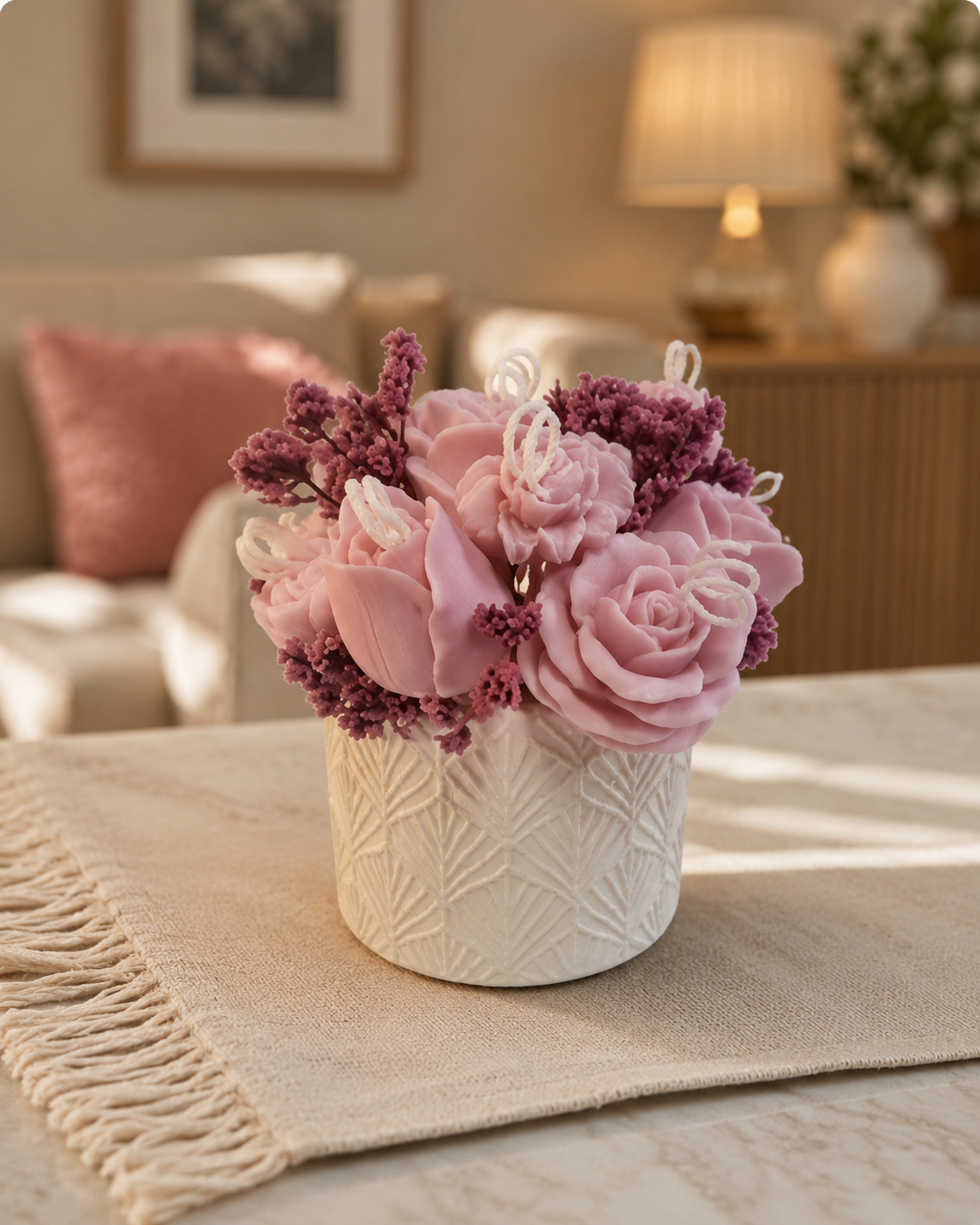 Ramo floral de cera rosa con corazón y flores secas