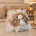 Ramo de cera beige y blanco con flores secas y corazón