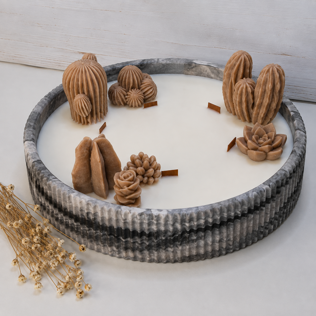 Vela aromática artesanal XL en resina ecológica efecto mármol rayado con decoración