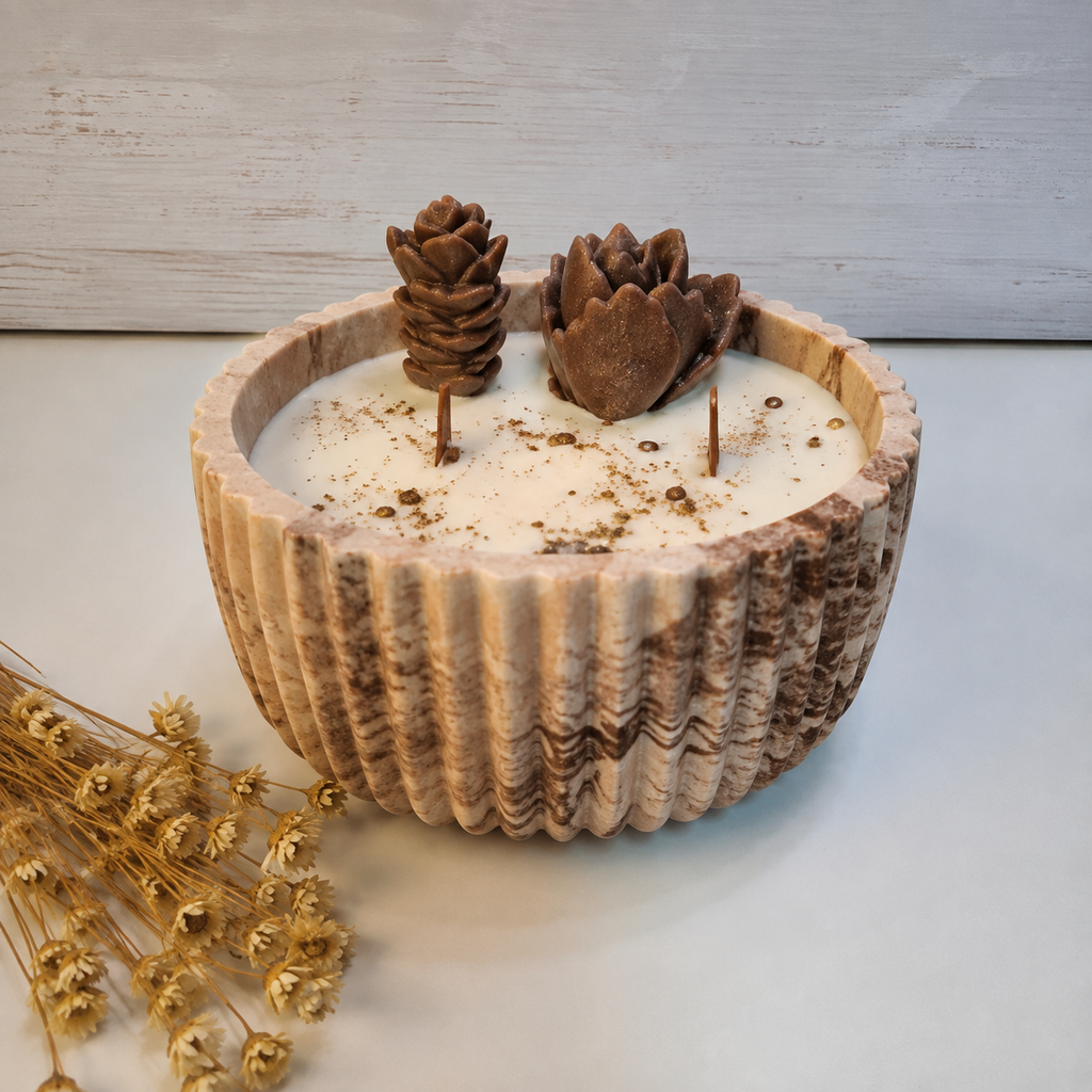 Vela artesanal de cera de soja con mechas de madera – Cuenco rayado