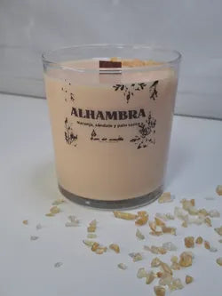 Vela de soja Alhambra con citrino y mecha de madera