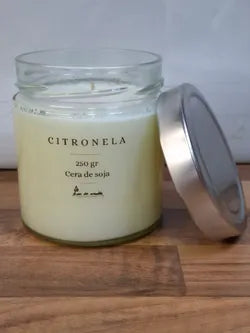 Vela artesanal de citronela antimosquitos en bote reutilizable