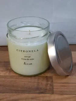 Vela artesanal de citronela antimosquitos en bote reutilizable