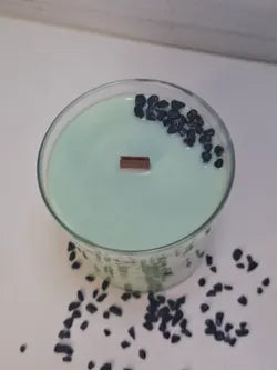 Vela de soja Bosque Mágico con turmalina negra y mecha de madera