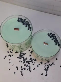 Vela de soja Bosque Mágico con turmalina negra y mecha de madera