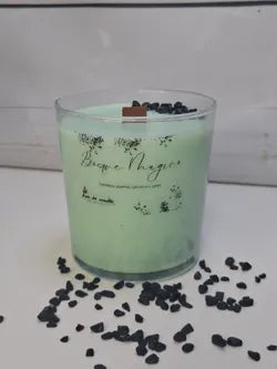 Vela de soja Bosque Mágico con turmalina negra y mecha de madera
