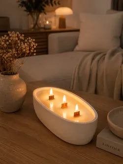 Vela artesanal Ovalada blanca con Mechas de Madera