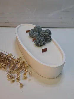 Vela artesanal Ovalada blanca con Mechas de Madera
