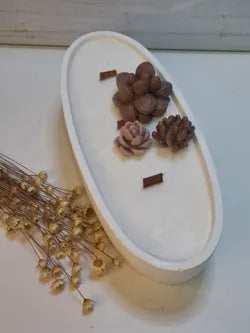 Vela artesanal Ovalada blanca con Mechas de Madera