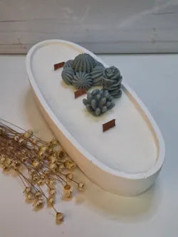 Vela artesanal Ovalada blanca con Mechas de Madera