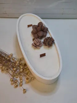 Vela artesanal Ovalada blanca con Mechas de Madera