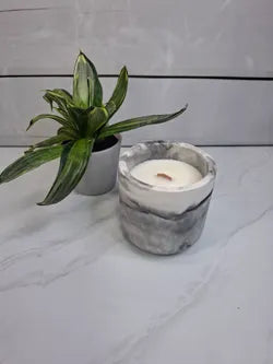 Vela artesanal efecto mármol en vaso de resina ecológica