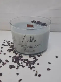 Vela de soja Niebla con granate y mecha de madera