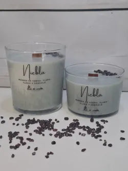 Vela de soja Niebla con granate y mecha de madera