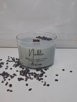 Vela de soja Niebla con granate y mecha de madera